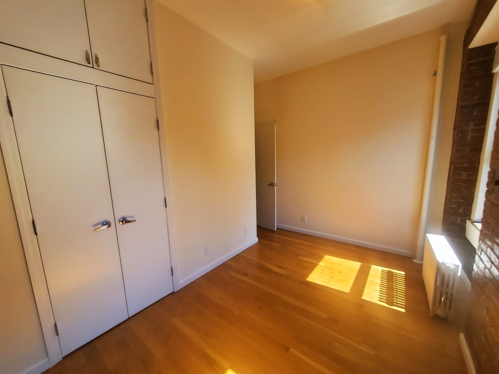 345 East 65th Street - Photo 6