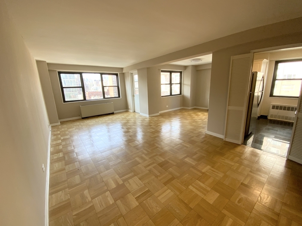 305 East 86th Street - Photo 1