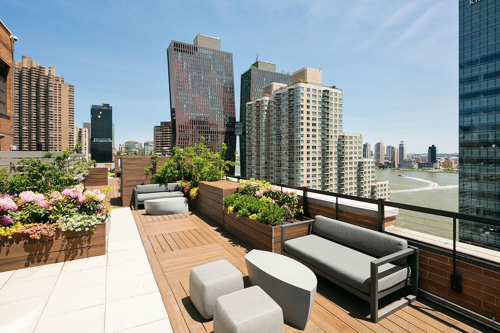 377 East 33rd Street - Photo 11