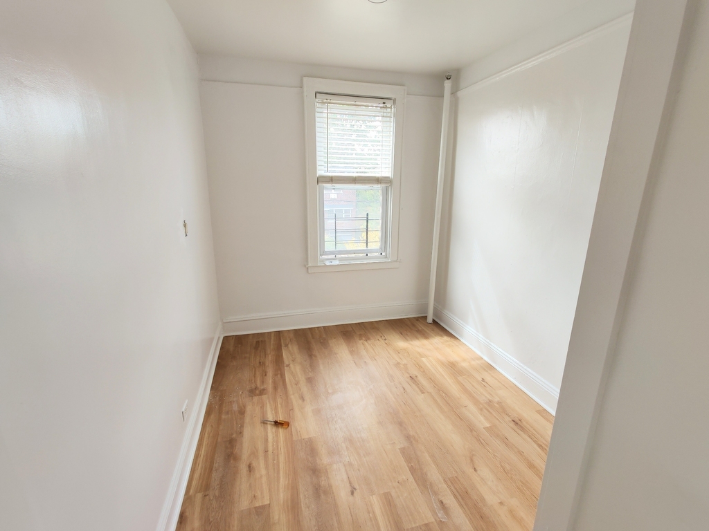 260 Calhoun Avenue - Photo 2