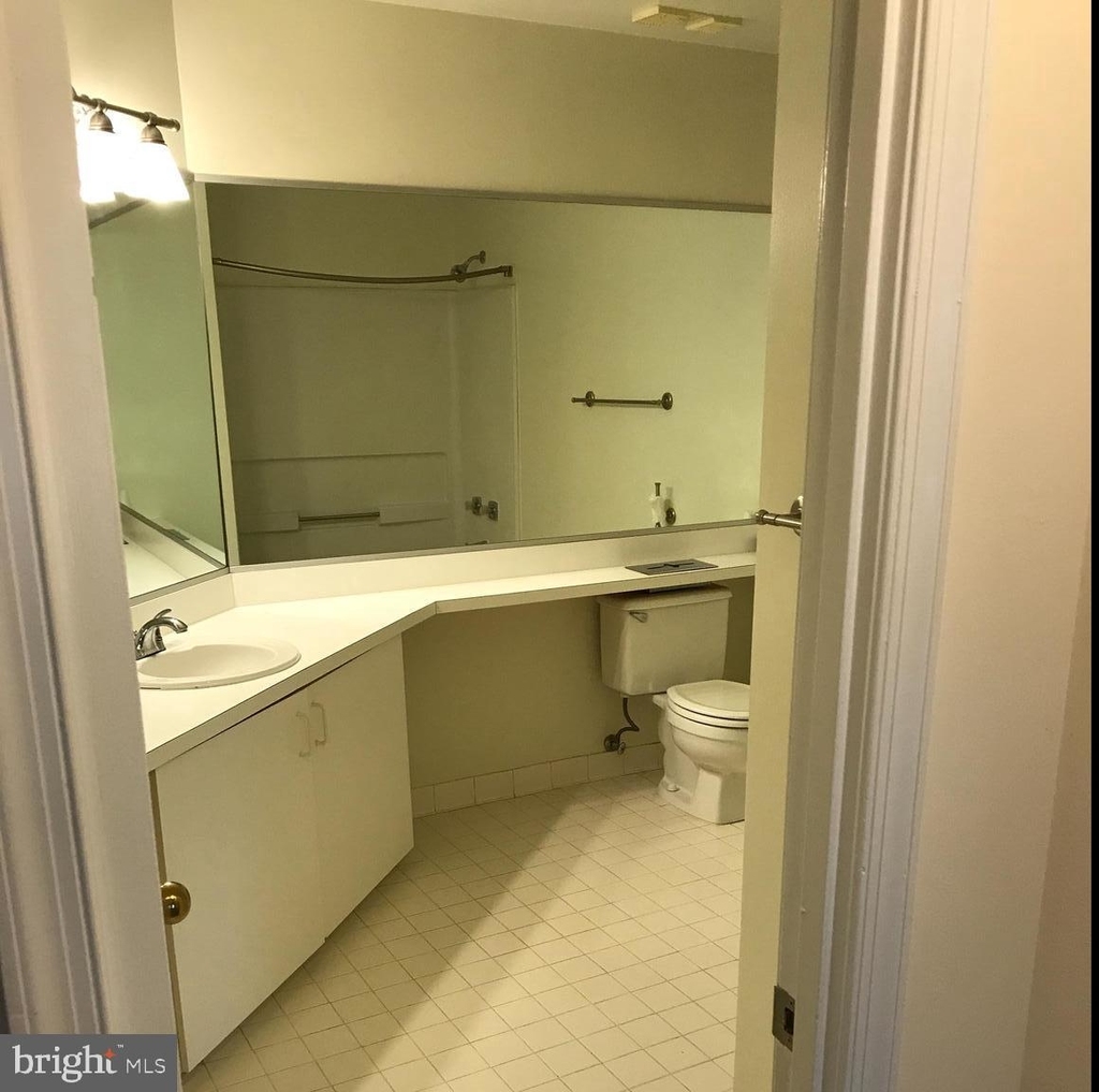 1029 N Stuart Street - Photo 11