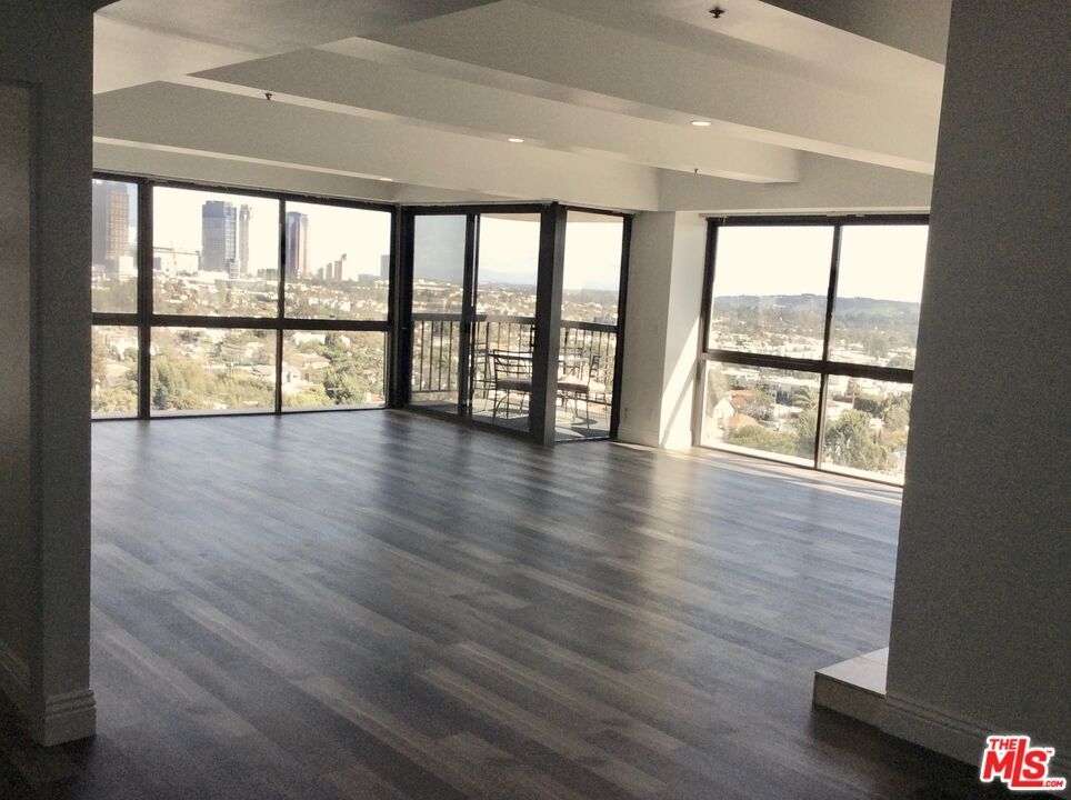 10790 Wilshire Blvd - Photo 3