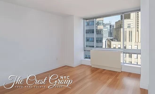 East 44th Street - Photo 3