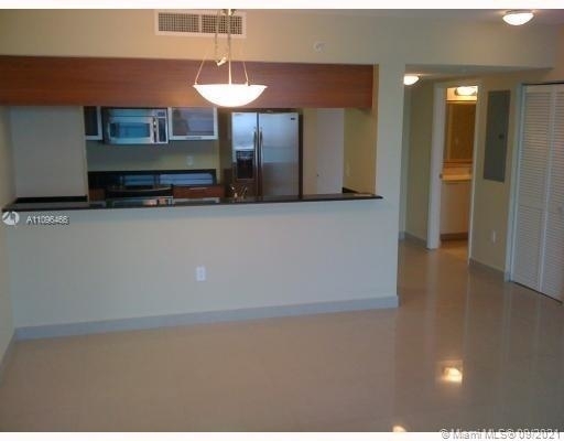 1800 N Bayshore Dr - Photo 3