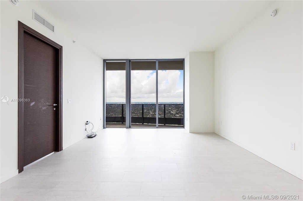 1000 Brickell Plz - Photo 9