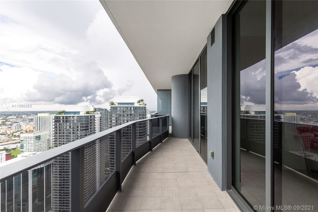 1000 Brickell Plz - Photo 17