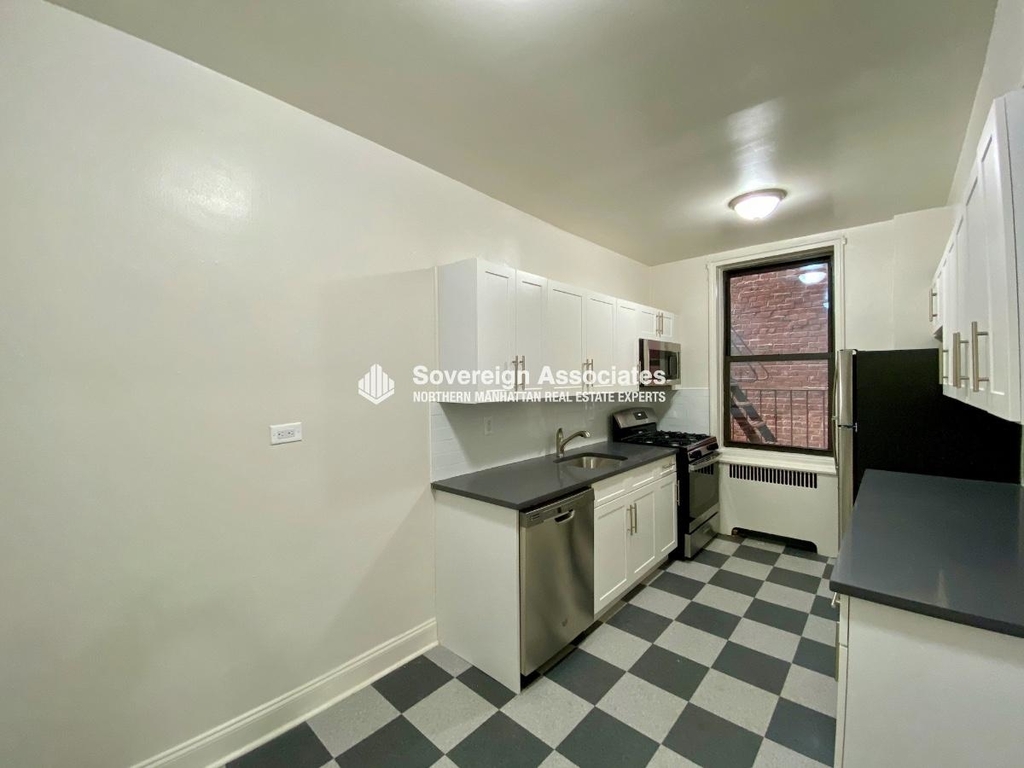 600 West 218th Street - Photo 9