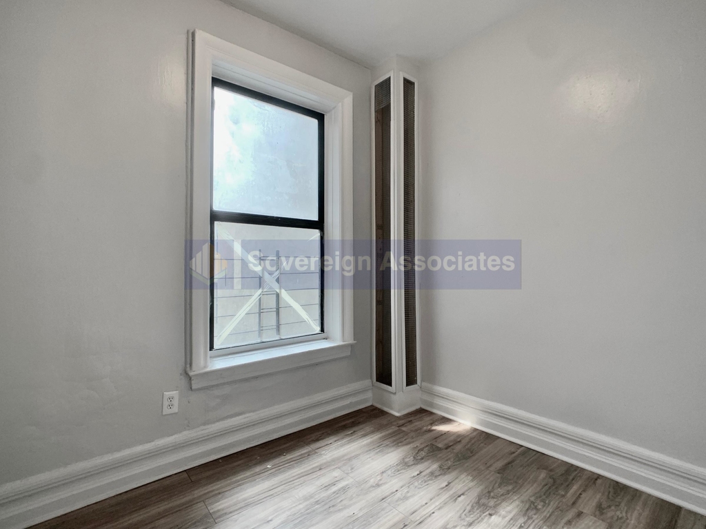 121 Post Avenue - Photo 6