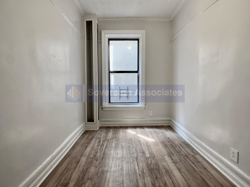 121 Post Avenue - Photo 4