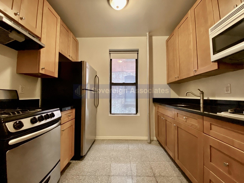 1270 First Avenue - Photo 8