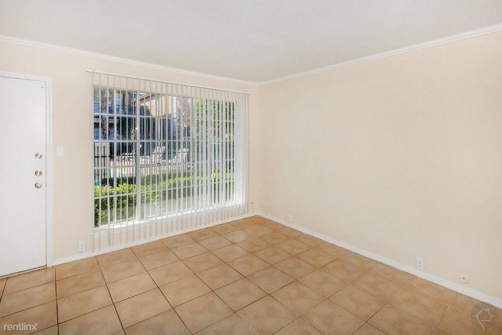 5921 Beverly Hills St - Photo 2