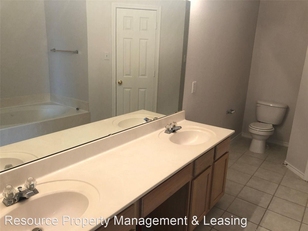 1003 Bainbridge Lane - Photo 14