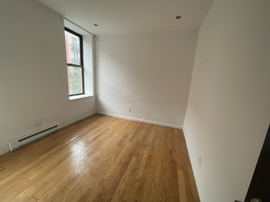 301 West 114th Street, New York, NY 10026 - Photo 5