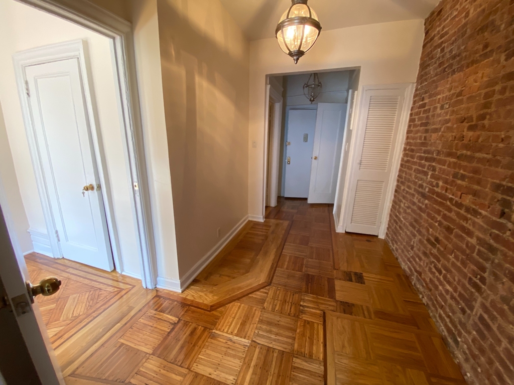 1655 Bedford ave  - Photo 3