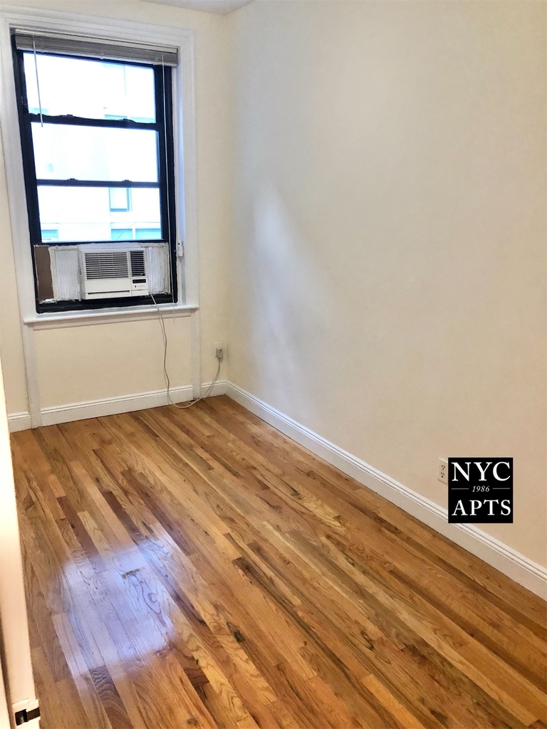 126 East 24th Street - Photo 6