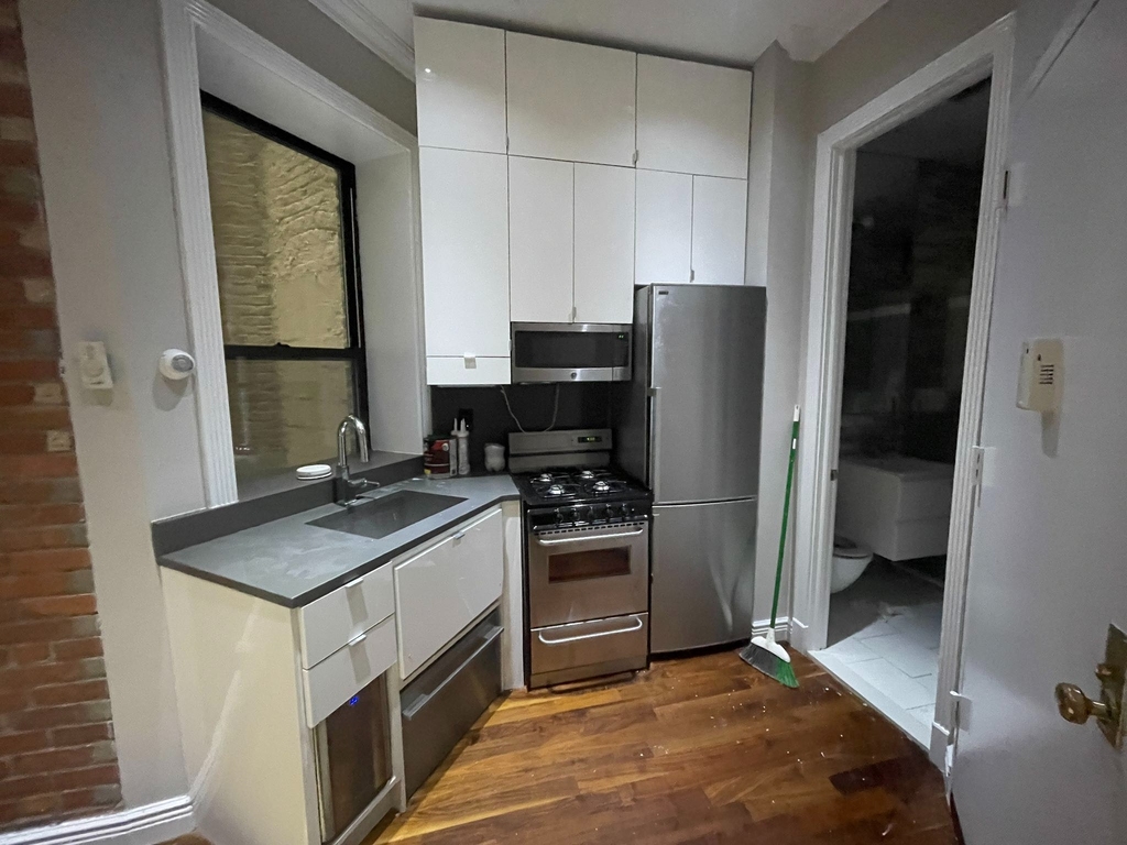 15 West 103rd Street - Photo 1