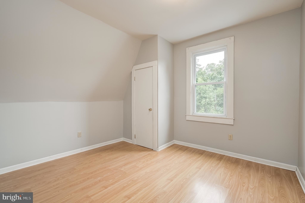 3406 Chesley Avenue - Photo 19