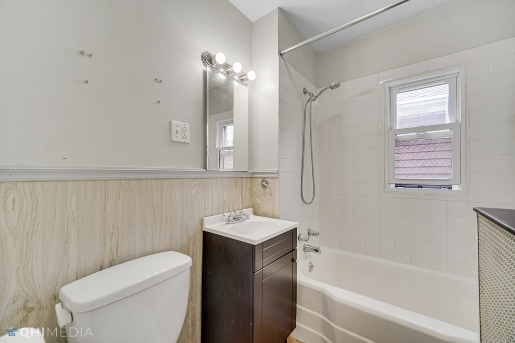 3325 West Berteau Avenue - Photo 12