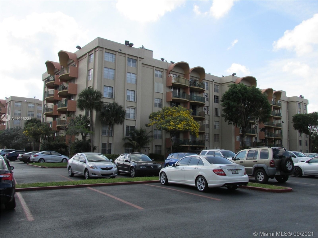 9360 Fontainebleau Blvd - Photo 1