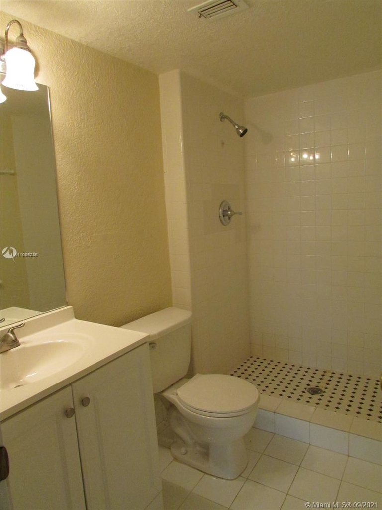 9360 Fontainebleau Blvd - Photo 13