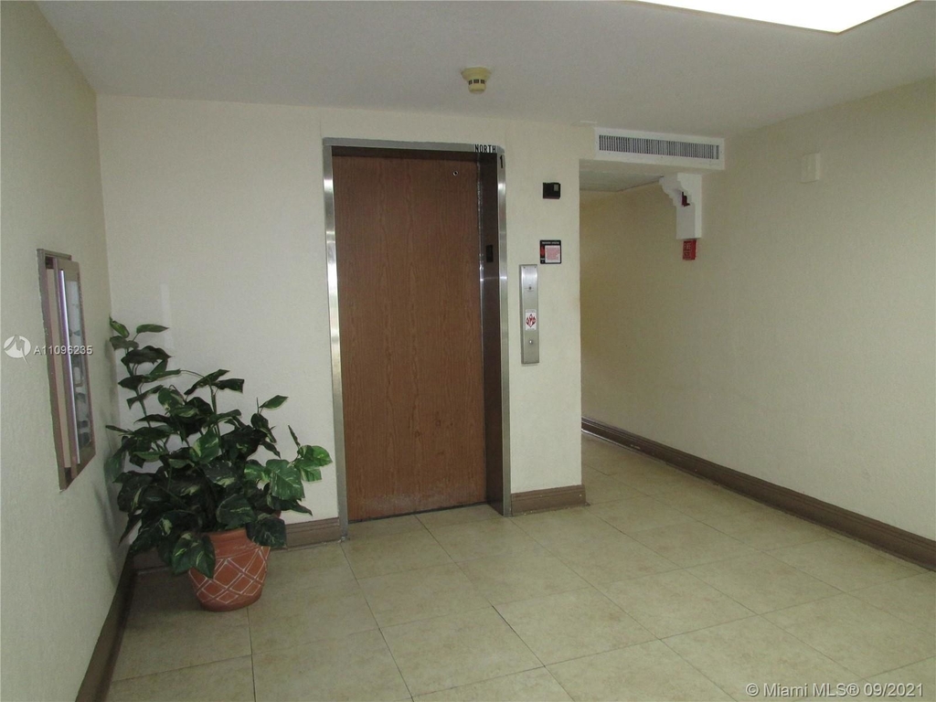 9360 Fontainebleau Blvd - Photo 23