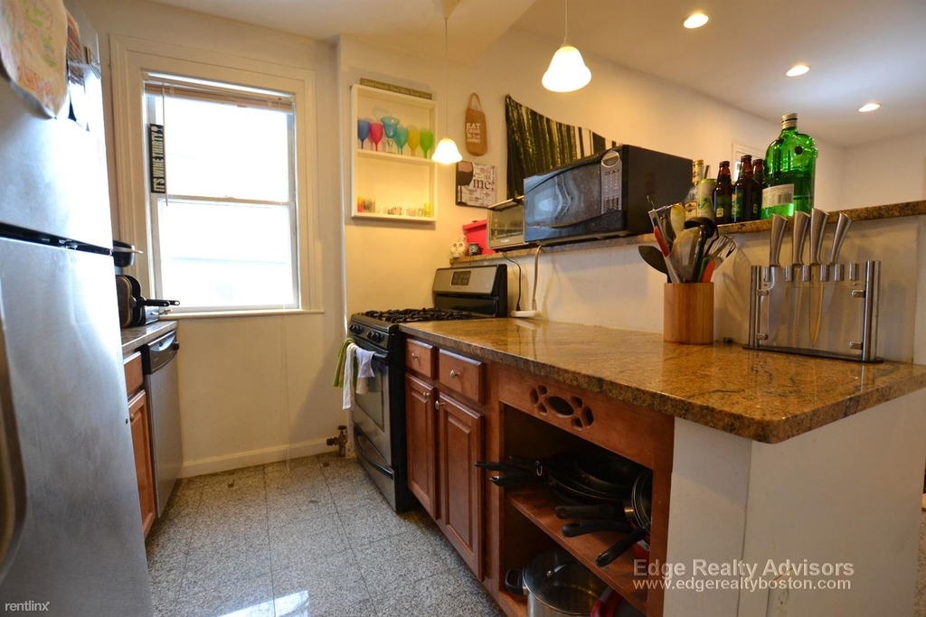 40 Newton St # 2 - Photo 3