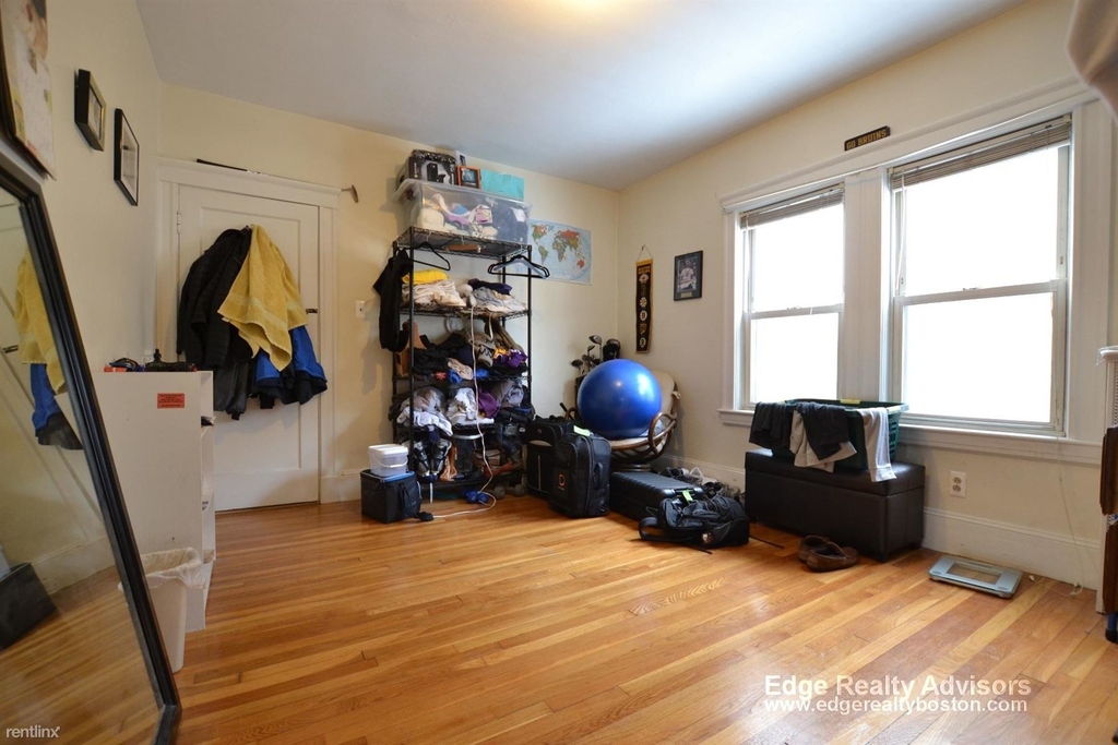 28 Falkland St - Photo 8