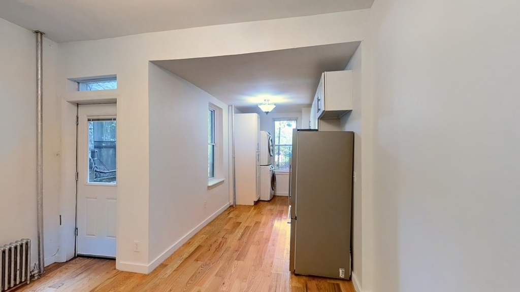 647 Prospect Pl - Unit: 3 - Photo 7