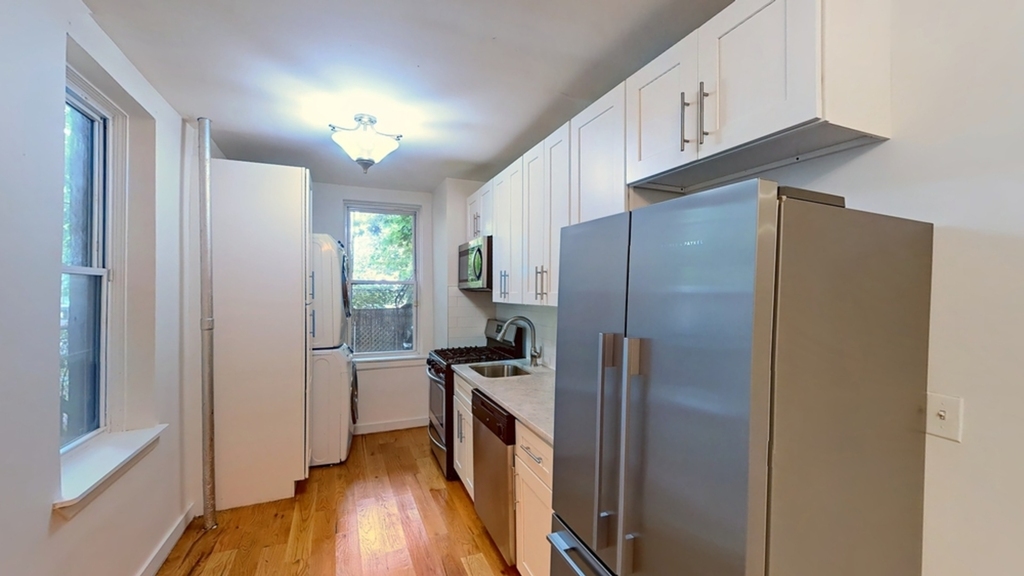 647 Prospect Pl - Unit: 3 - Photo 8