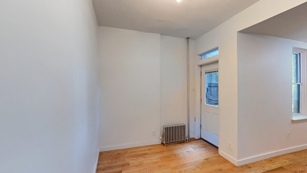 647 Prospect Pl - Unit: 3 - Photo 1