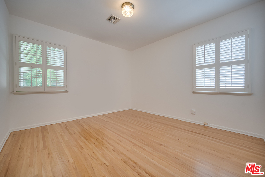 12312 Hatteras St - Photo 11