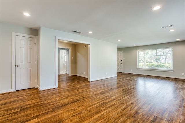 830 N Buckner Boulevard - Photo 4