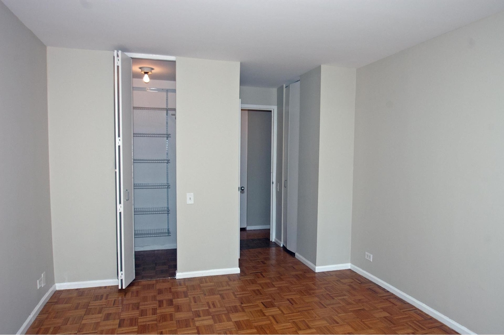 295 Greenwich St - Photo 4