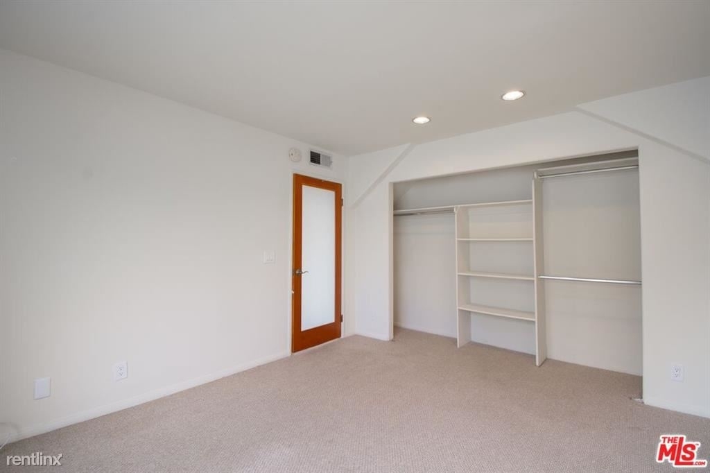 710 Ocean Park Blvd Apt 3 - Photo 4