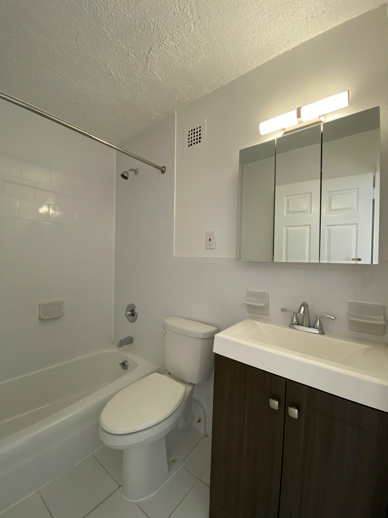 3333 Broadway - Photo 6