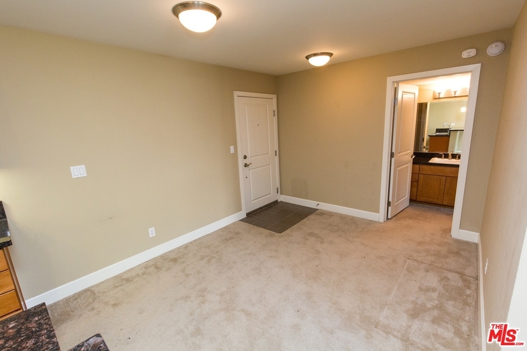 10982 Roebling Ave - Photo 3