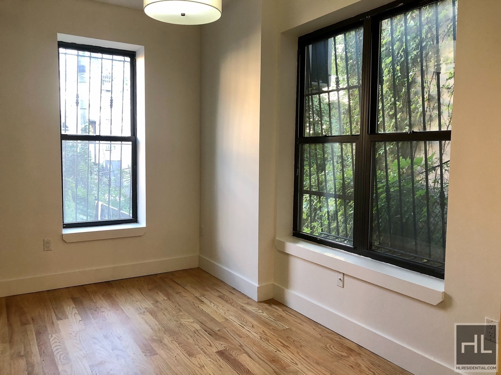 1340 Hancock Street - Photo 1