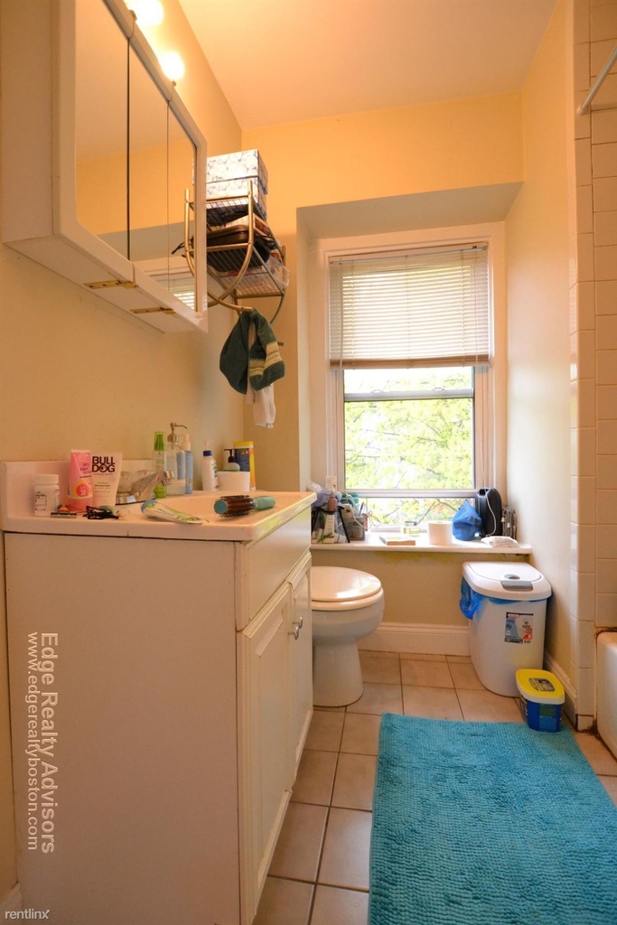 14 Woodmont St # 1 - Photo 8