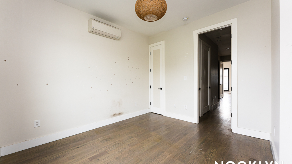 1283 Nostrand Ave - Photo 4