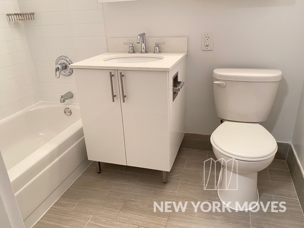 444 West 35th Street - Photo 9