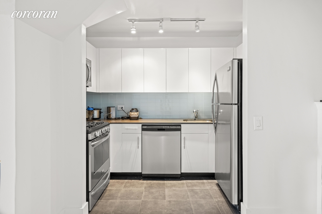 201 East 69th Street - Photo 2