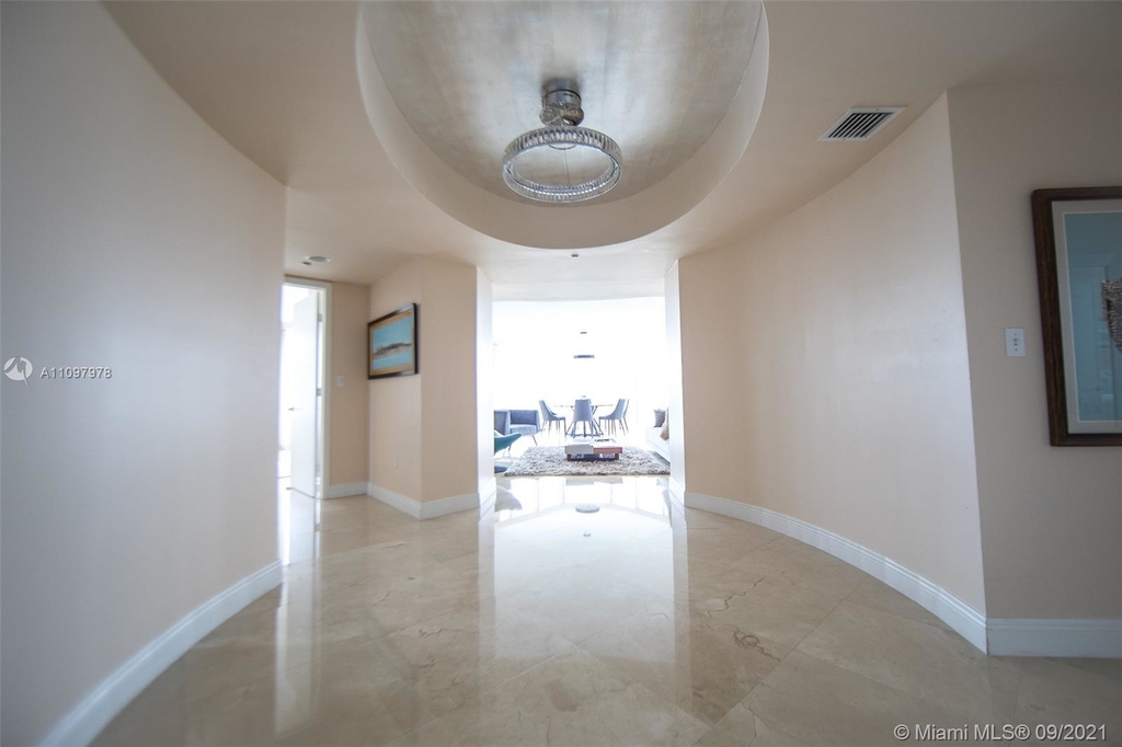 19333 Collins Ave - Photo 1