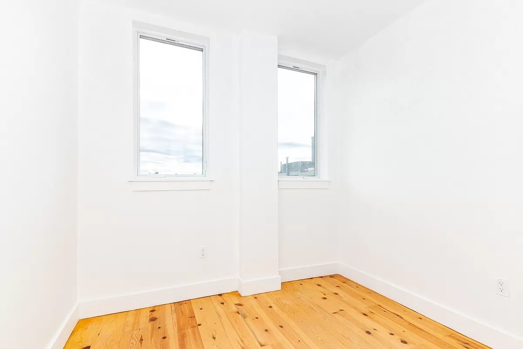 291 Metropolitan Avenue - Photo 6