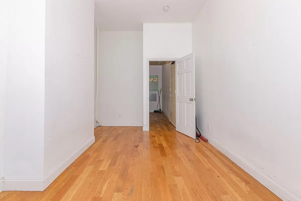 291 Wyckoff Avenue - Photo 1