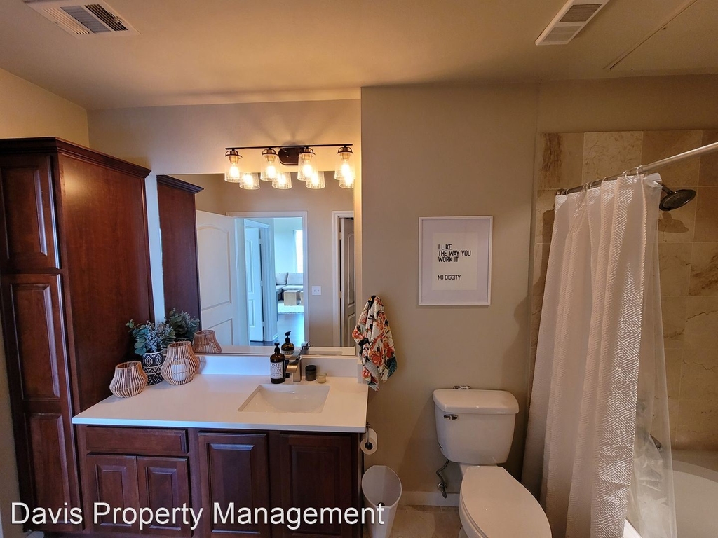 3225 Turtle Creek Blvd # 1248 - Photo 16