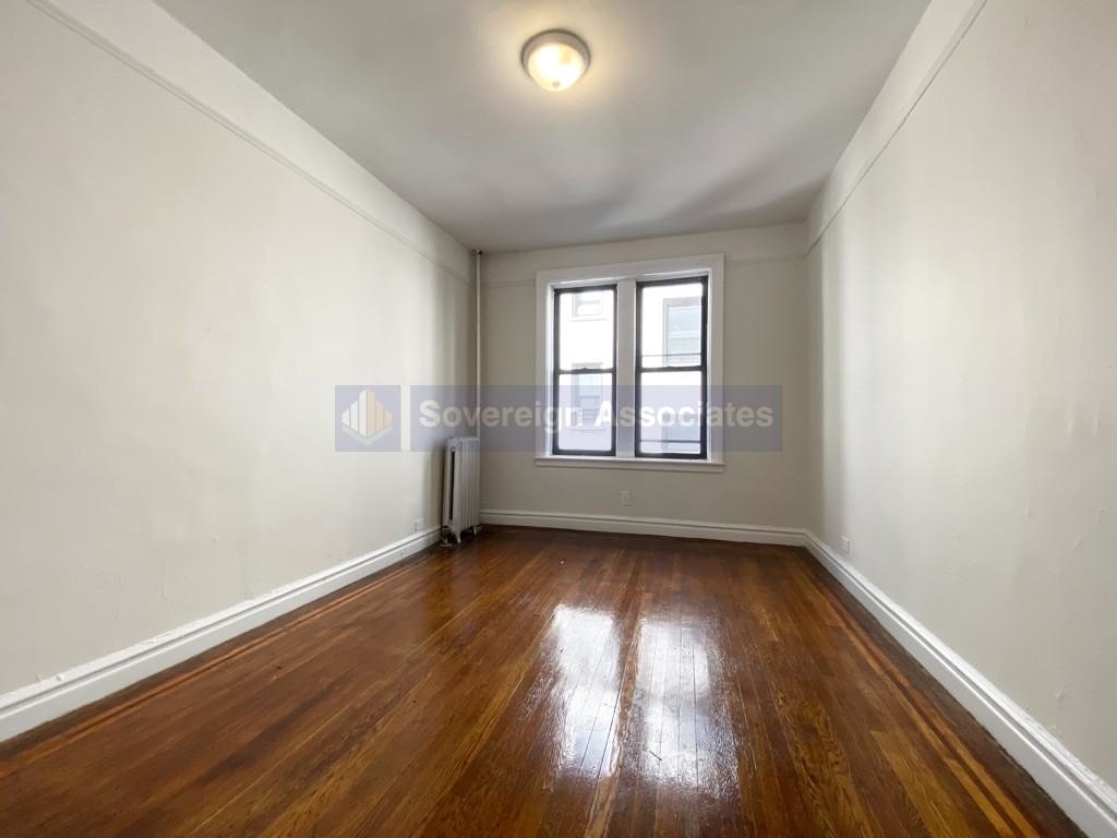 21 Magaw Place - Photo 0