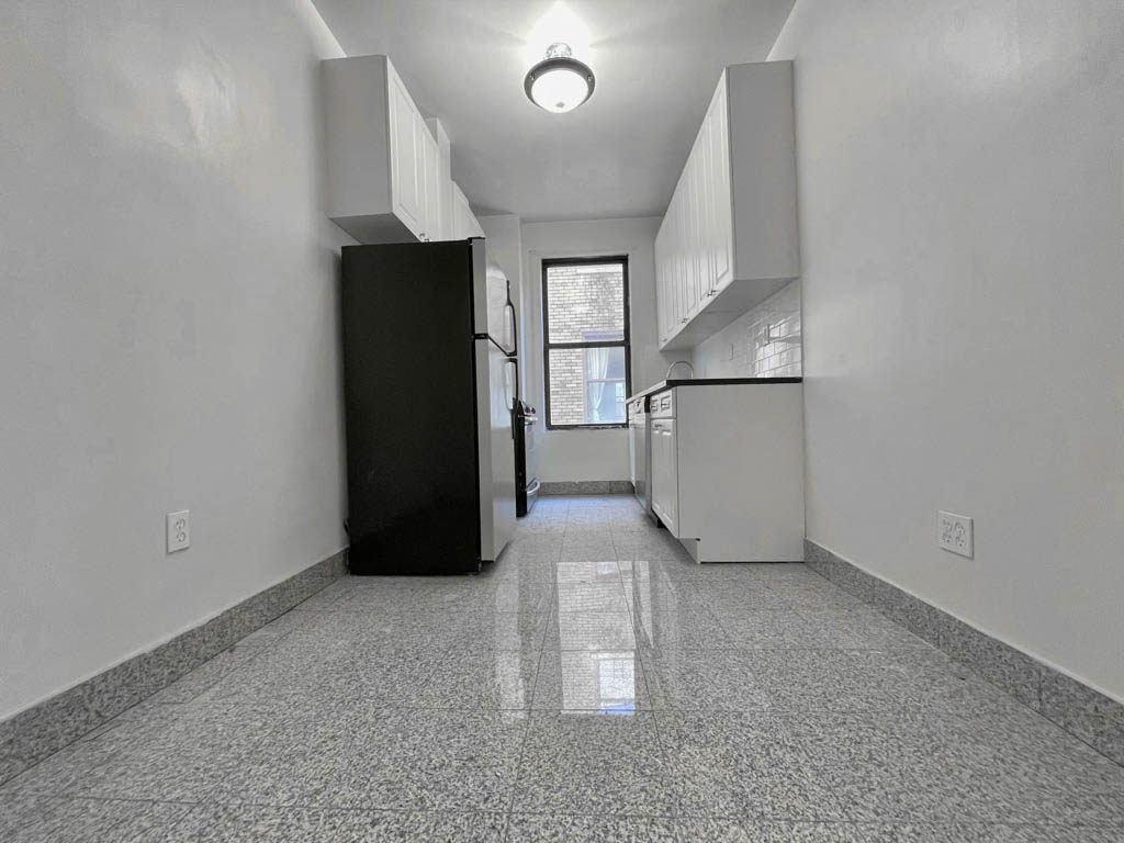 652 West 163rd Street - Photo 4