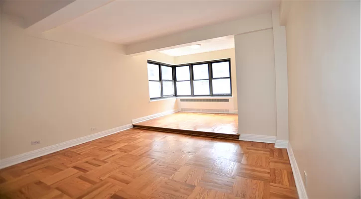 East 56th Street Lexington avenue  - Photo 1