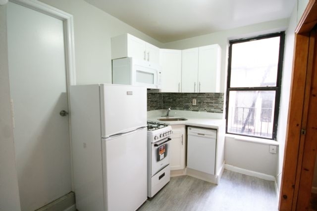 405 East 12th Street - Photo 8