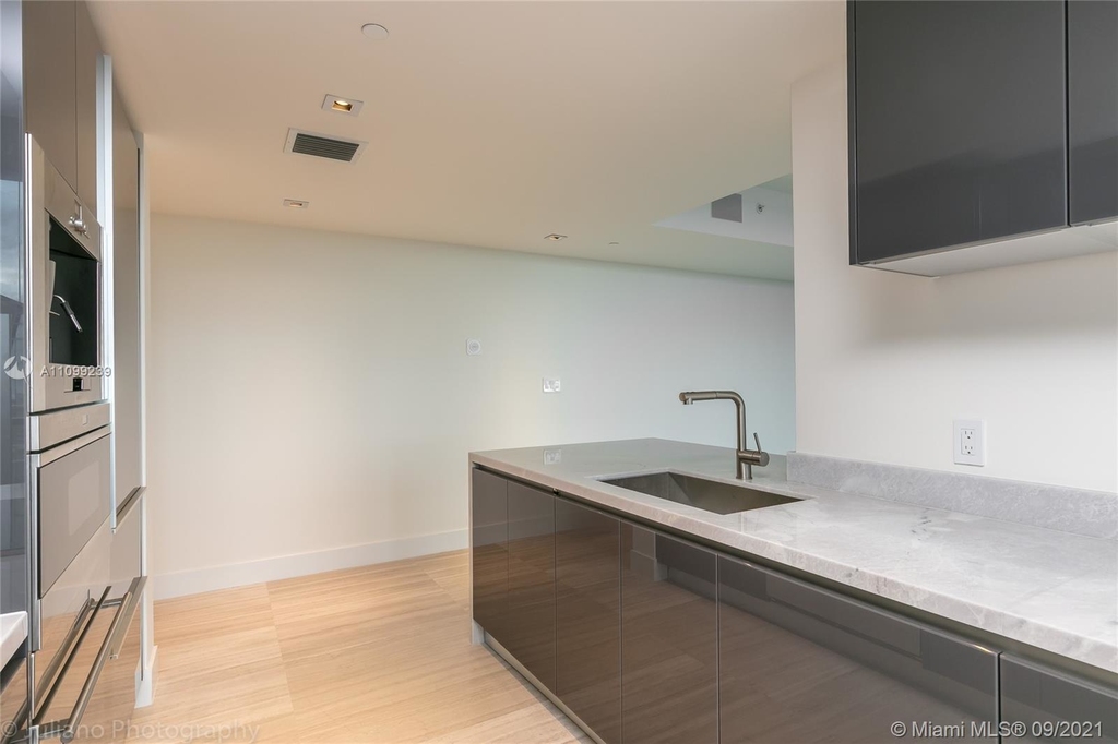 1451 Brickell Ave - Photo 7